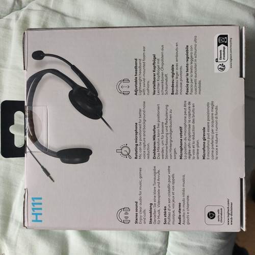 Logitech H111 Headphones like new, wired with microphone