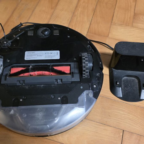 Roborock S6MaxV vacuum cleaner used
