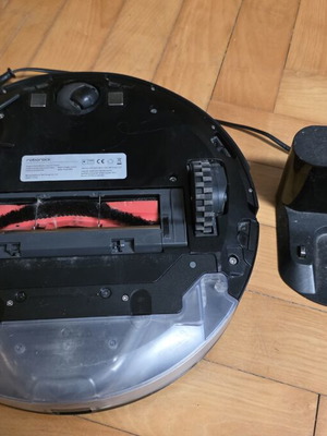 Roborock S6MaxV vacuum cleaner used