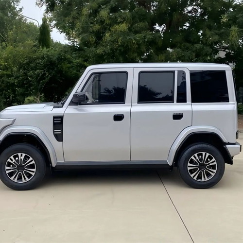 Electric car with 100 kWh battery, 3.5 kW motor, 40-70 km/h speed