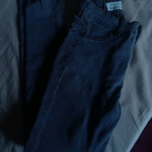 Grey jean XS slim fit like new with slight fraying