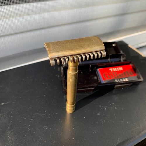 Gillette Gold Open Comb Vintage Safety Razor like new