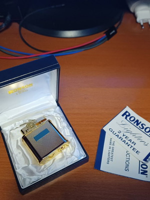 Ronson Whirlwind Gas Lighter new in box with papers