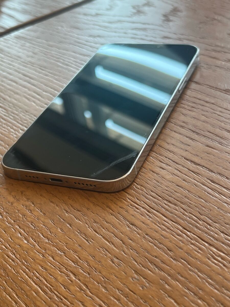 iPhone 12 Pro Max 256GB used, white,… - € 320,00 - Vendora.cy