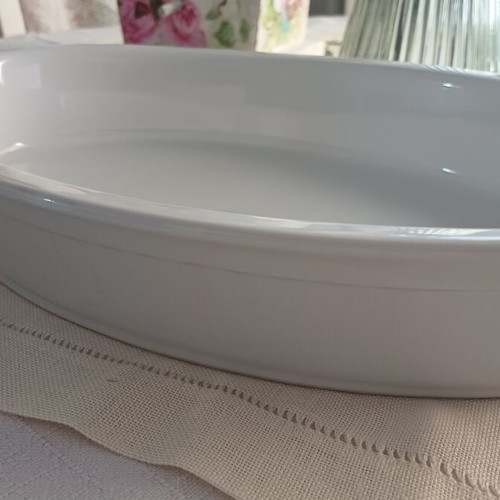 Oval White Ovenproof Serving Dish porcelain ceramic like new