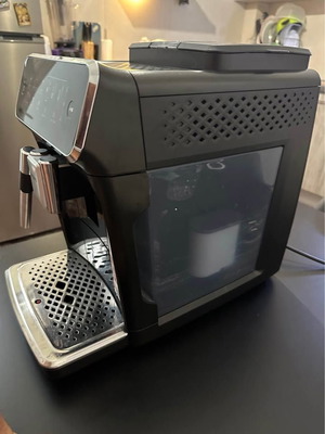 Philips E3321/40 Automatic Coffee Machine like new