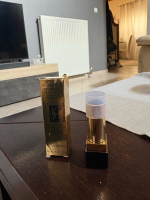 Saint Laurent Rouge Pur Couture κραγιόν καινούργιο, έντονο