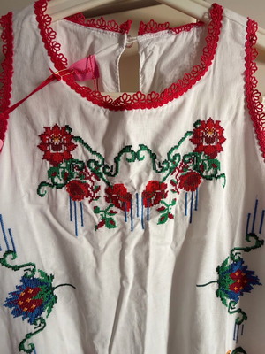 Karavan ss2025 dress new, one size, white with red