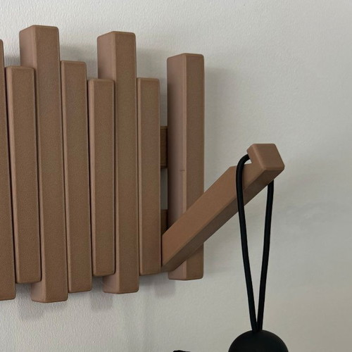 Modern wall hanger with 7 foldable hooks new