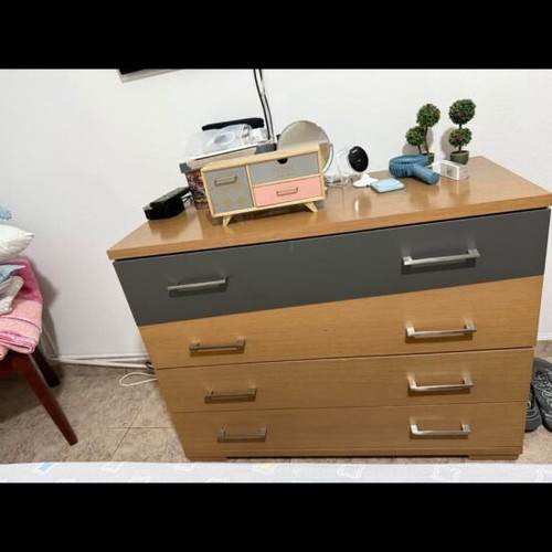 Bedroom set with bed, mattress, storage, 2 nightstands and dresser like new