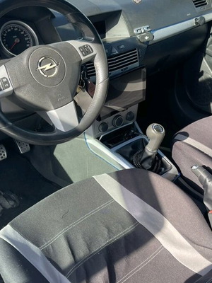 Opel Astra GTC 1.6 115hp 2005 μεταχειρισμένο με LED, GPS, sport κουμπί