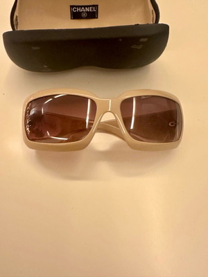 Chanel women's nude acetate sunglasses like new with brown lenses