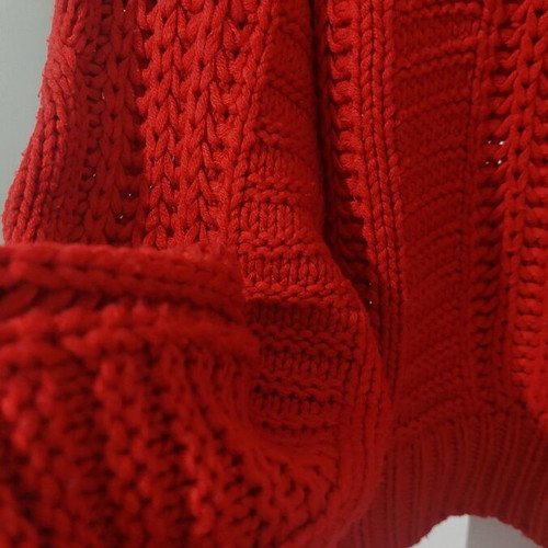 Knit sweater used with puff sleeves, size M