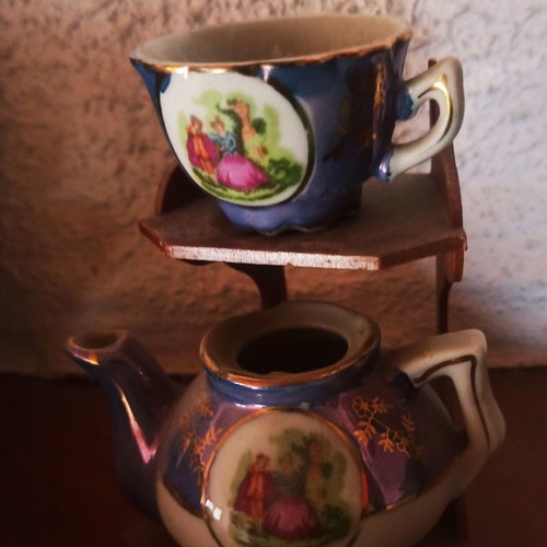 Decorative teapot small in perfect condition