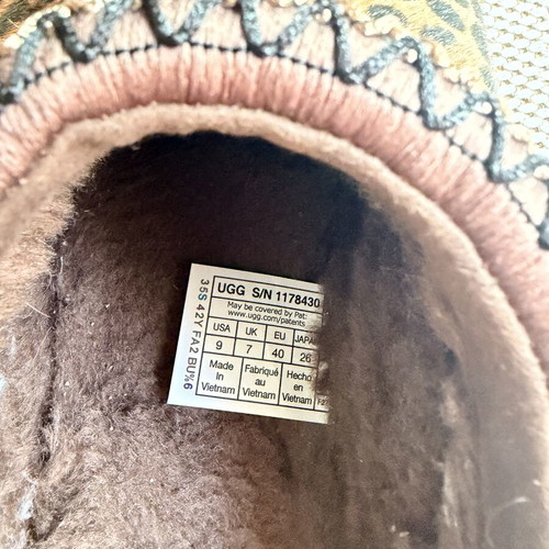 Ugg leopard slippers size 40 like new, brown