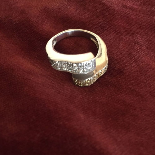 Silver 925 ring like new, decorated with zircon
