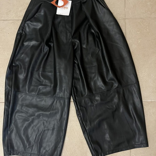 Maya Fashion culotte pants made in Italy new, synthetic leather black