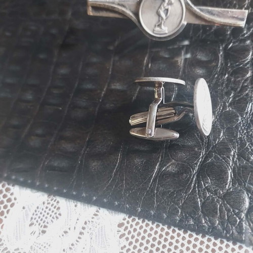 Set of cufflinks and tie clip with Discobolus of Myron theme like new