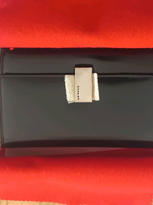 Black wallet unused with multiple compartments