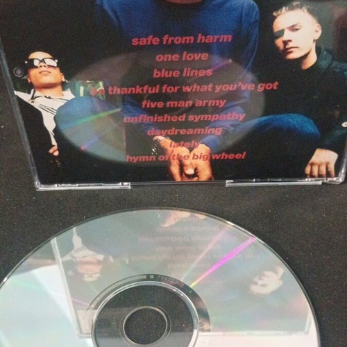 Massive Attack Blue Lines CD like new, electronic