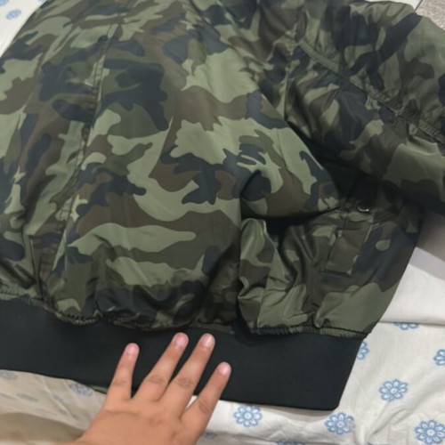 Pull & Bear men's bomber jacket size L like new, camo print
