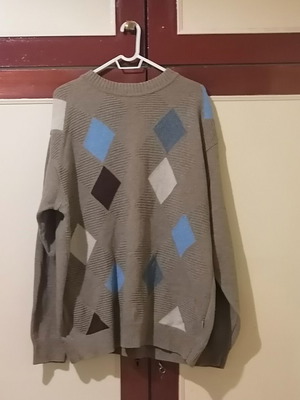 Winter sweater XL like new, beige