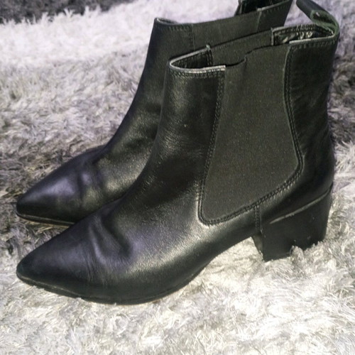 Black women's ankle boots size 38 like new