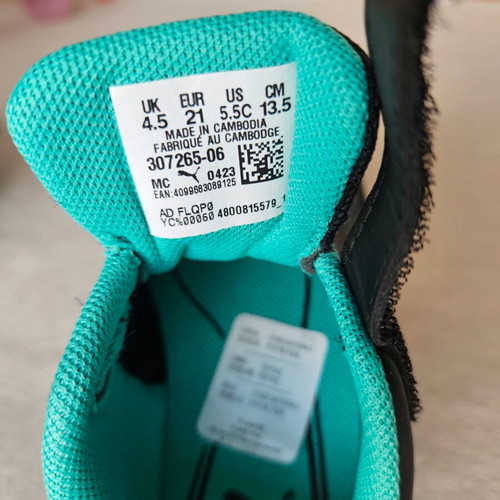 Puma Mercedes-AMG Petronas Drift Cat kids sneakers size 21, black and turquoise