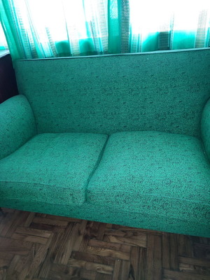 Two-seater sofa like new in green shade