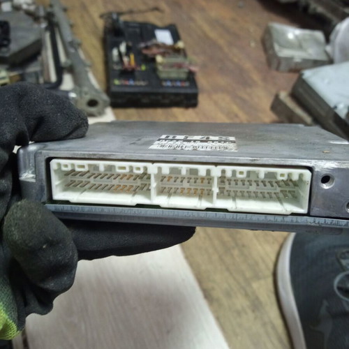 Computer ECU Mazda 323 RF4S18881C used