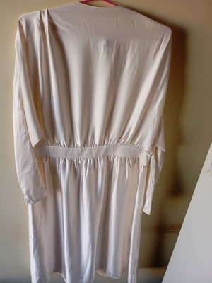 H&M white women's dress with long sleeves and lining