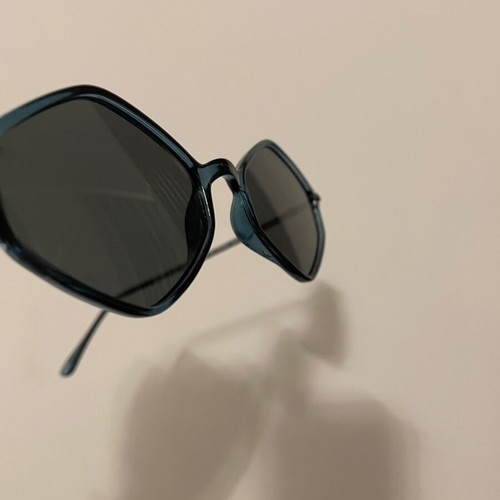 Red Raven sunglasses like new, blue