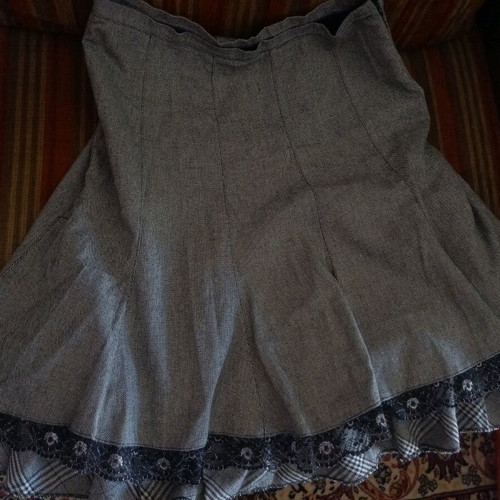 Skirt gray long like new with lace and thick fabric