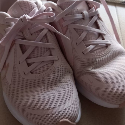 Nike athletic shoes used, size 37.5, salmon color
