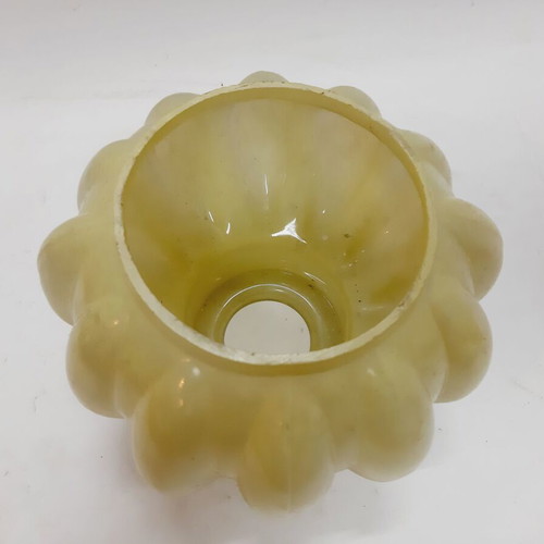 Vintage glass lampshade like new, 13.5×17 cm, retro lighting