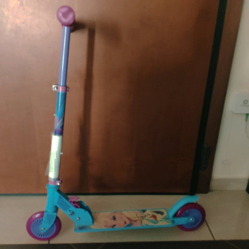 Frozen scooter with 2 wheels and adjustable handlebar, new