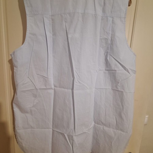 DKNY sleeveless shirt new, blue with white collar