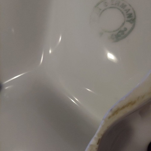Vintage collectible porcelain 3-section hors d'oeuvre dish like new