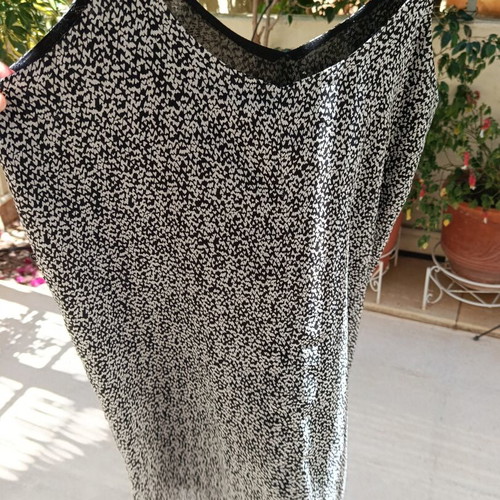 Dress with straps like new, one size black and white