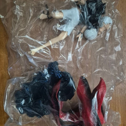 Kaneki Ken figure new, Tokyo Ghoul anime with 2 heads