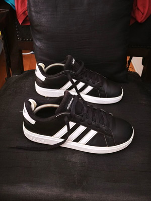 Adidas athletic shoes like new, size 36, black and white