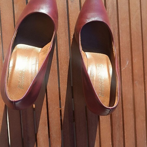 Ragazza leather pumps burgundy size 39 like new