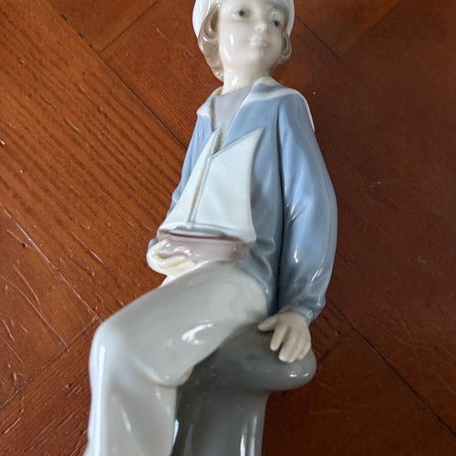 Lladro 4810 figurine like new