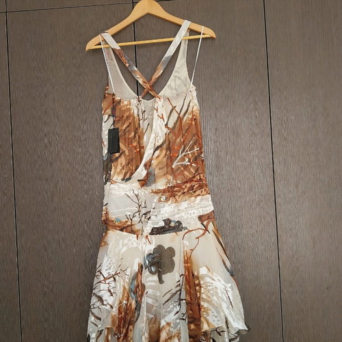 Official dress with silk.
