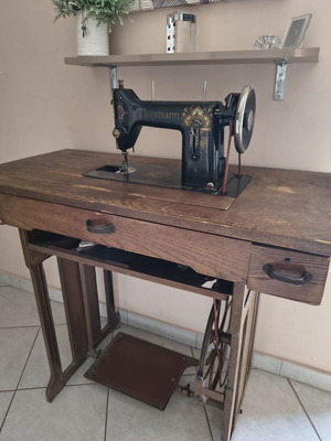 Naumann sewing machine used, functional from 1950