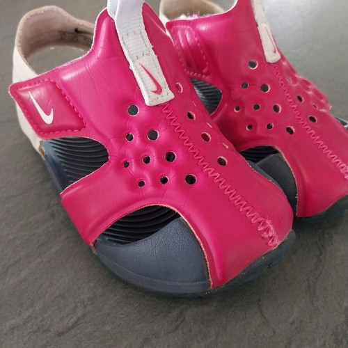 Nike baby shoes used, size 22, comfortable and lightweight