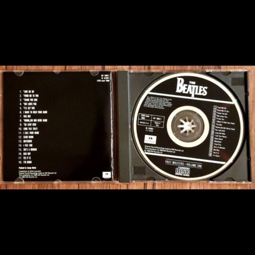 The Beatles Past Masters Volume One CD like new