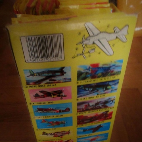 Lot of 20 wooden airplane models with case 80s new