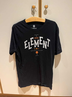 Black Element T-shirt Medium like new