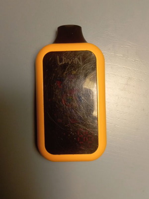 Uwin vape 68k with Redbull flavor and liquid battery display